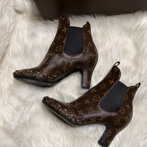 Louis Vuitton Monogram Brown Heeled Boots 39 Mixed Metals Embellished front